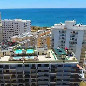 https://by-the-sea-rooftop-pools.hotelaalgarve.com